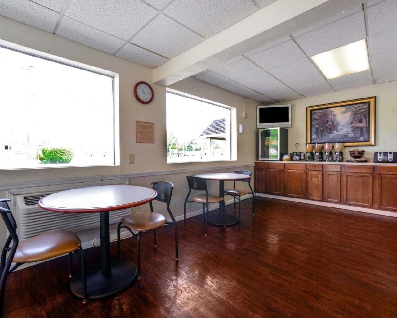 Econo Lodge Inn & Suites Carbondale Exteriér fotografie
