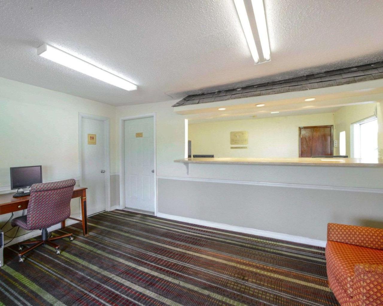 Econo Lodge Inn & Suites Carbondale Exteriér fotografie