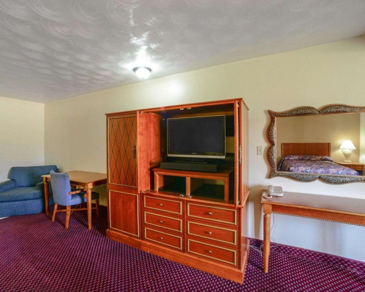 Econo Lodge Inn & Suites Carbondale Exteriér fotografie